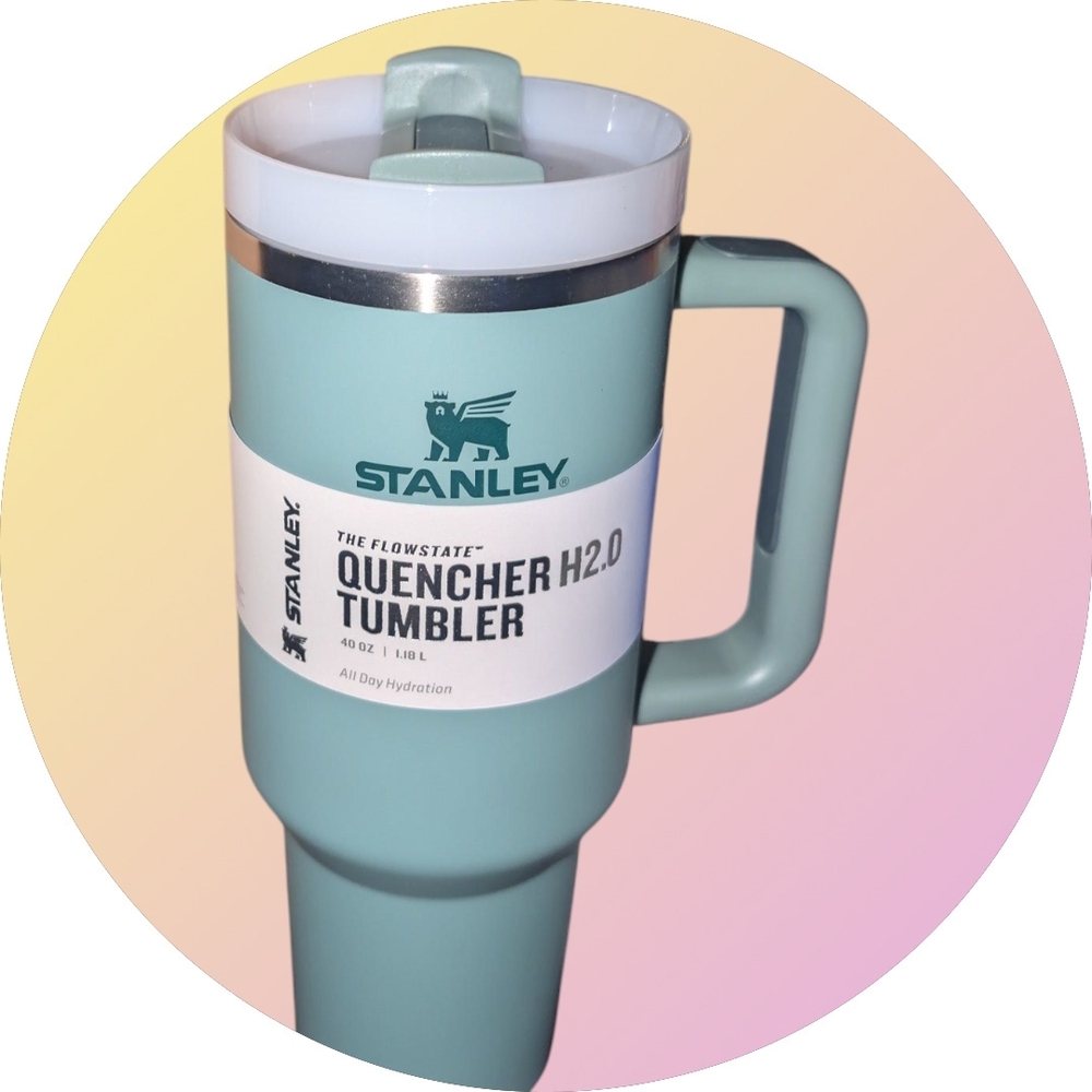 New In Box Stanley Quencher H2.0 40oz Tumbler - Color Shale